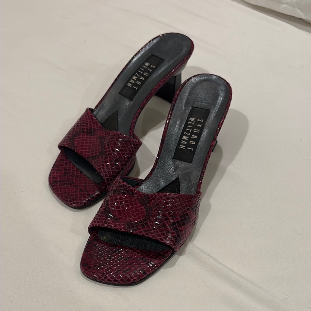 Vintage Stuart Weitzman!! Magenta Snakeskin Slides